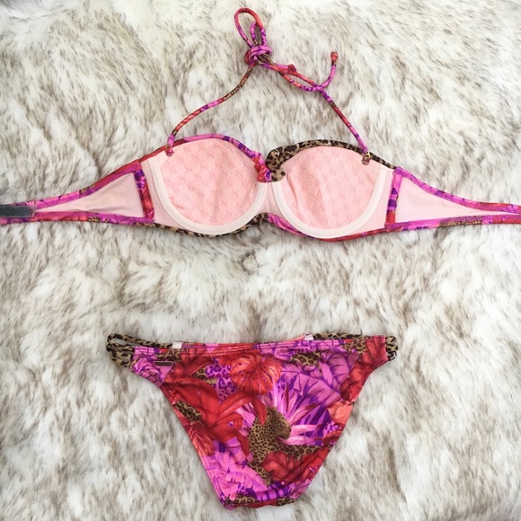 [SOLD] Victoria’s Secret strapless bandeau bikini 32B XS - Picture 2 of 8
